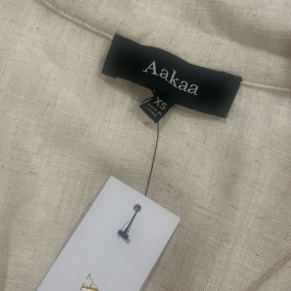 Aakaa linen crop top - Picture 2 of 3